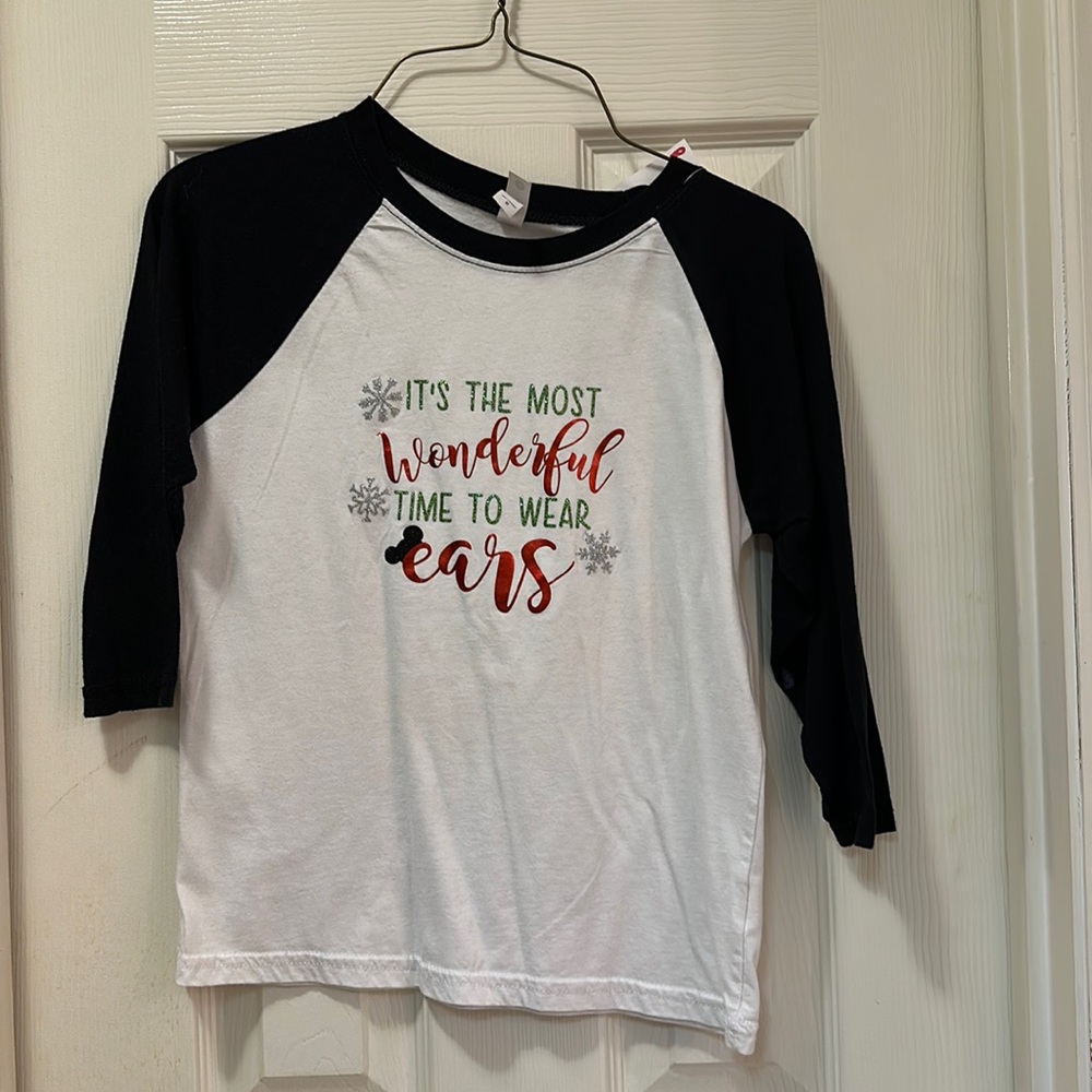 Youth medium raglan 3/4 sleeves. Disney ears. Christmas.